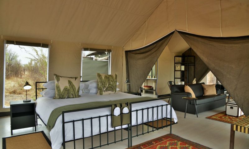 Nogatsaa Pans Lodge - Botswana