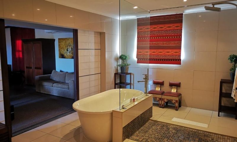 Inverdoorn Game Reserve Lodge South Africa