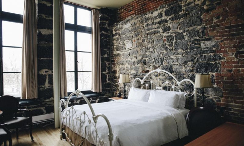 Auberge du Vieux-Port Montreal