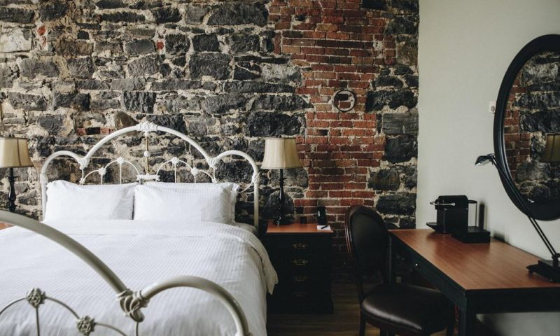 Auberge du Vieux-Port Montreal