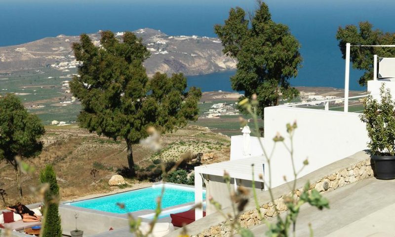 Santorini Heights Luxury Suites