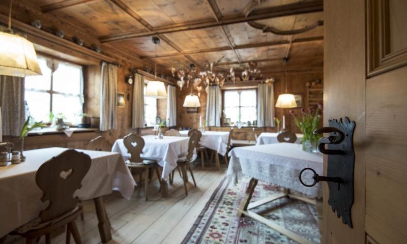 Charmehotel Uhrerhof Deur Ortisei
