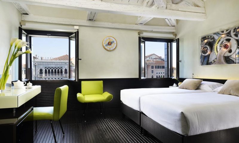 Hotel L