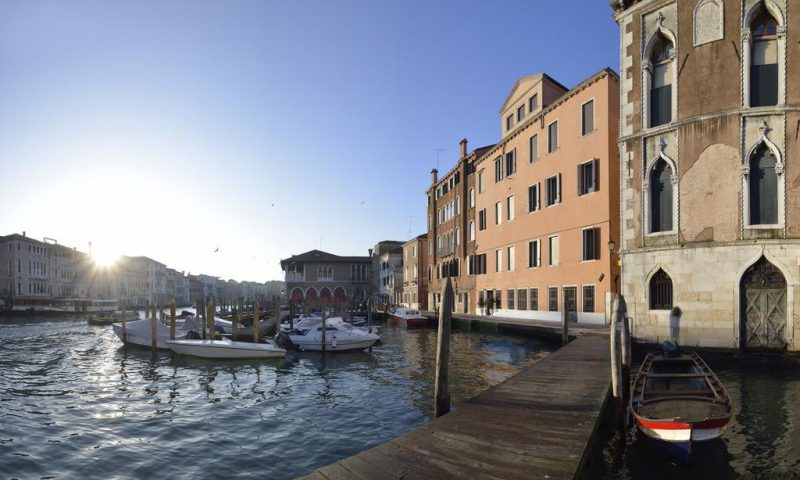 Hotel L