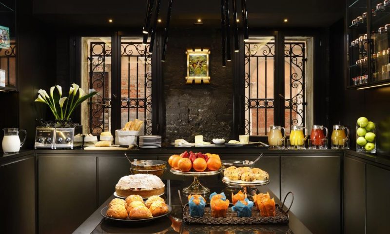 Hotel L