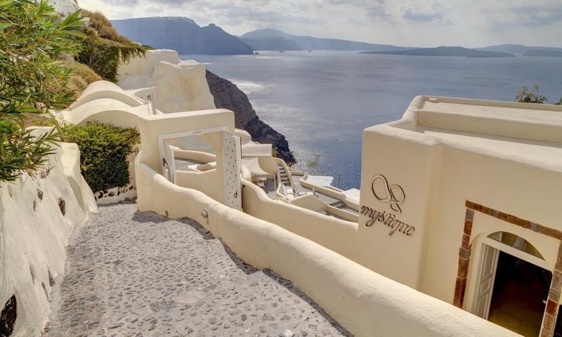 Mystique Santorini