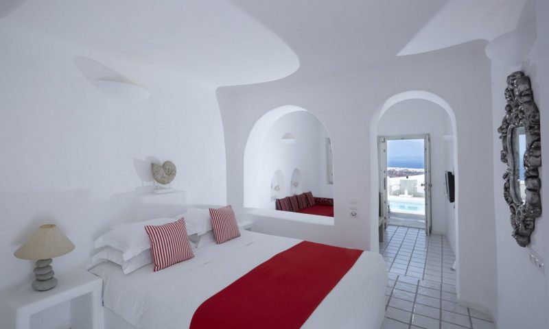 White Santorini Suites & Spa