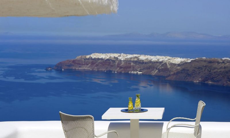 White Santorini Suites & Spa