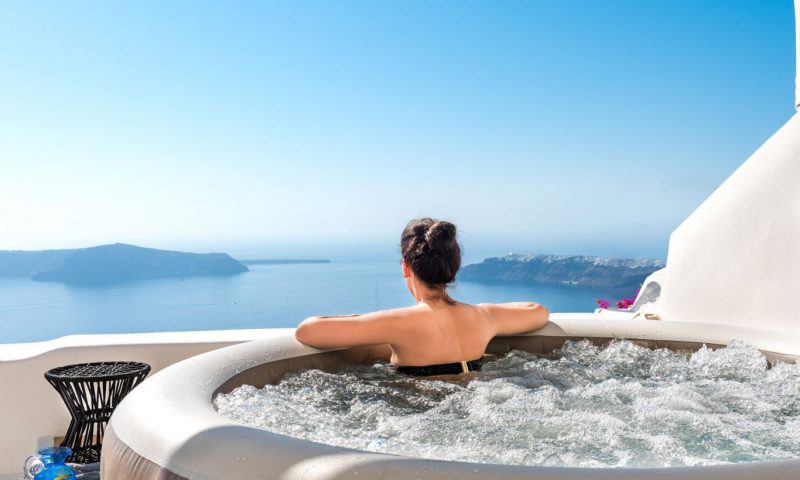 White Santorini Suites & Spa