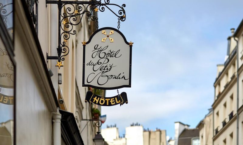 Hotel du Petit Moulin Paris