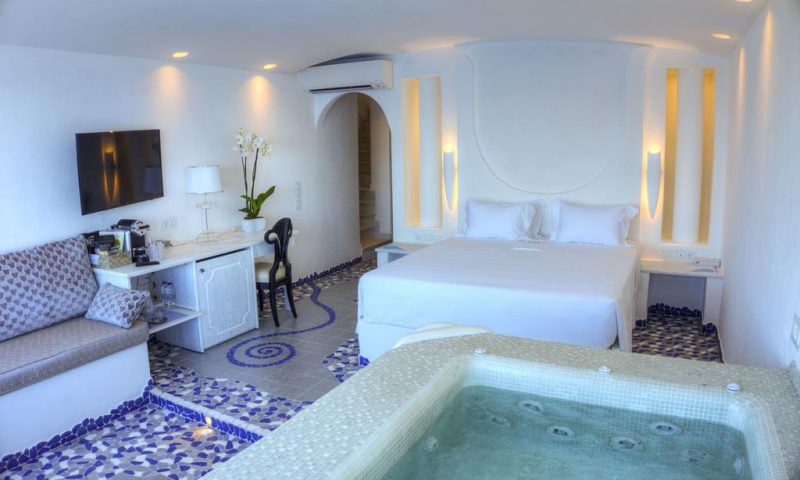 Astarte Suites Santorini