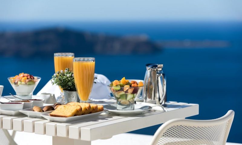 White Santorini Suites & Spa