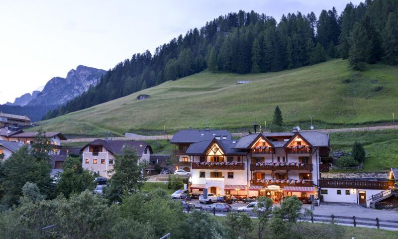 Romantik Villa Cesanueva Selva Di Val Gardena