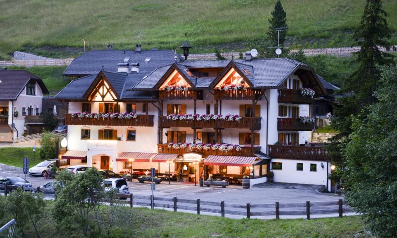 Romantik Villa Cesanueva Selva Di Val Gardena