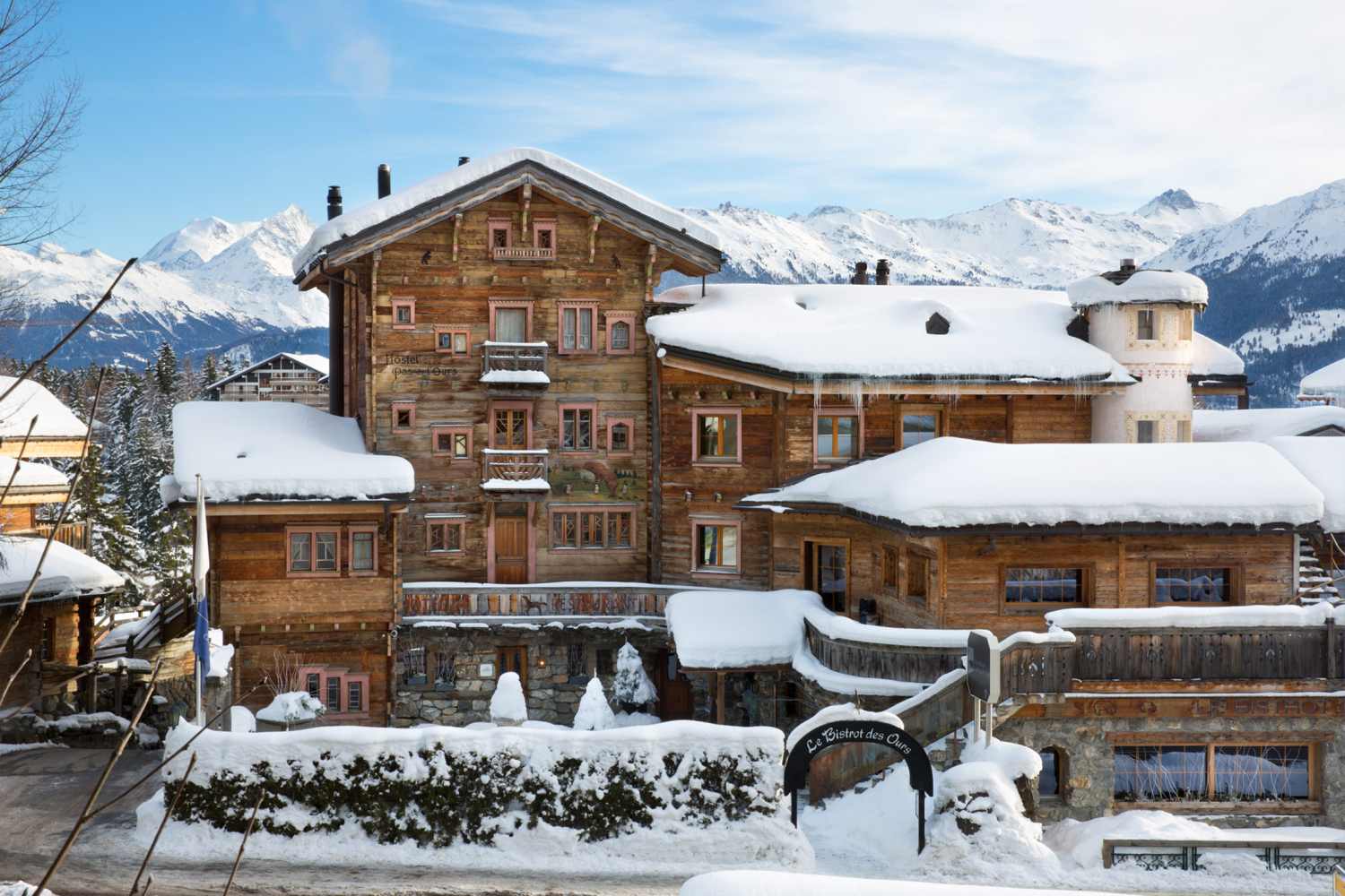 Hostellerie du Pas de l'Ours Crans Montana, Vails - Switzerland