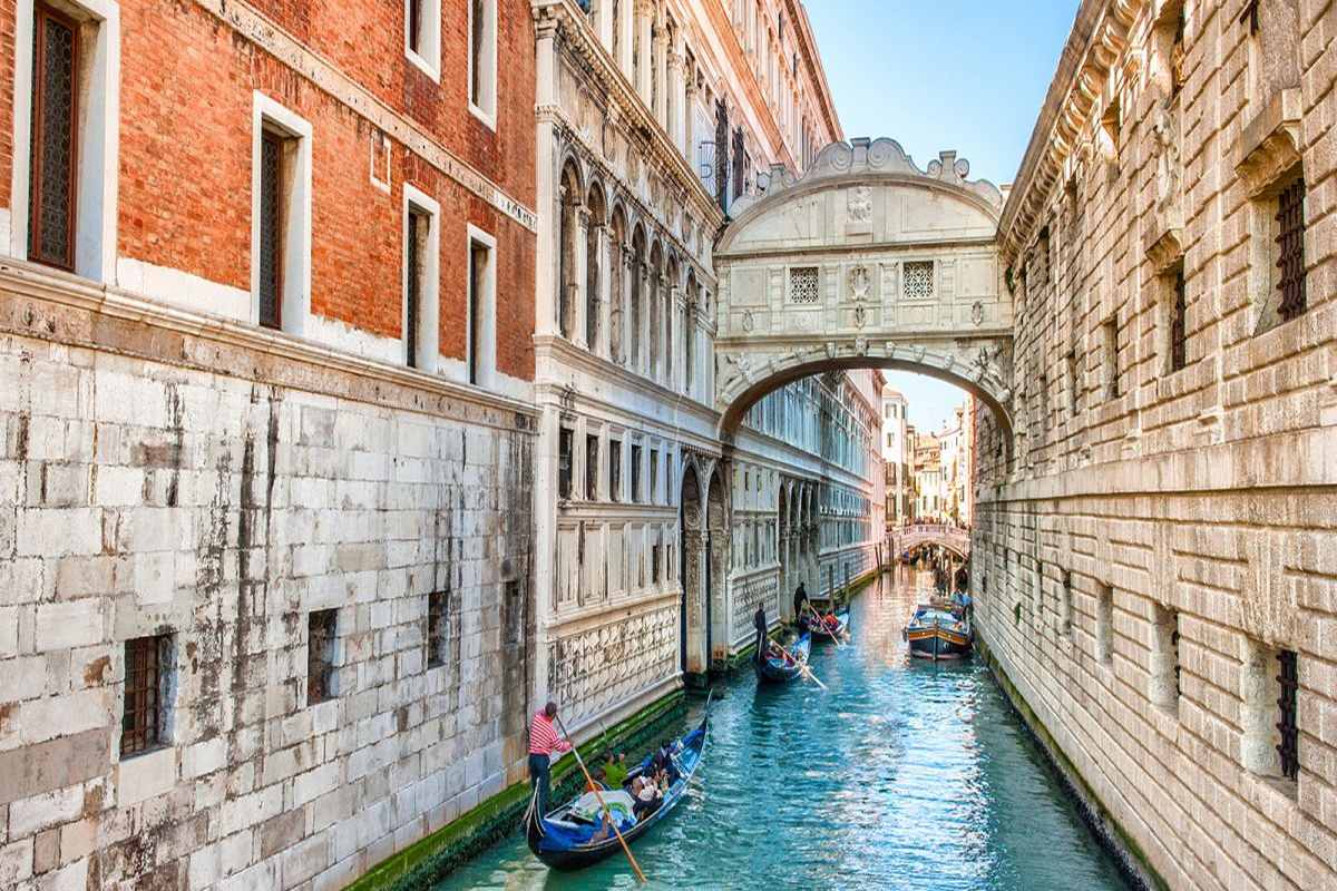 What to see in Venice by staying at the Hotel Al Ponte dei Sospiri
