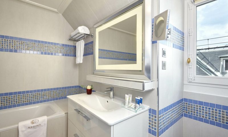 Hotel Regina Louvre Paris - France
