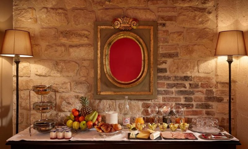 Relais Saint Jacques Paris - France