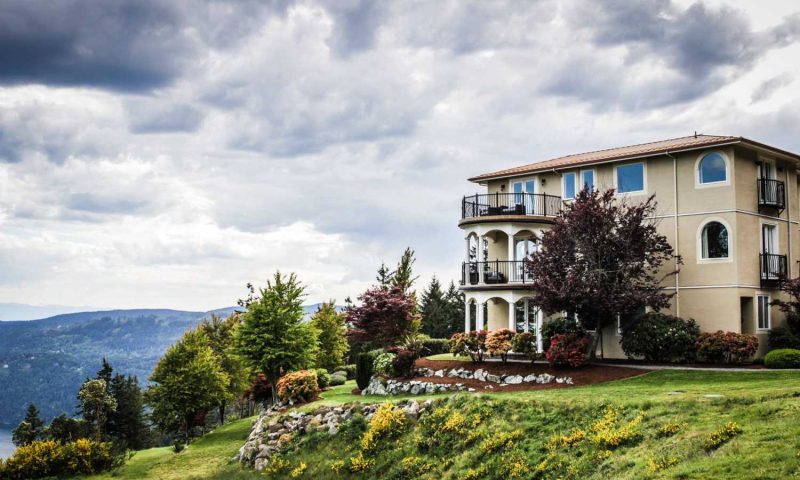 Villa Eyrie Resort Vancouver Island, British Columbia - Canada