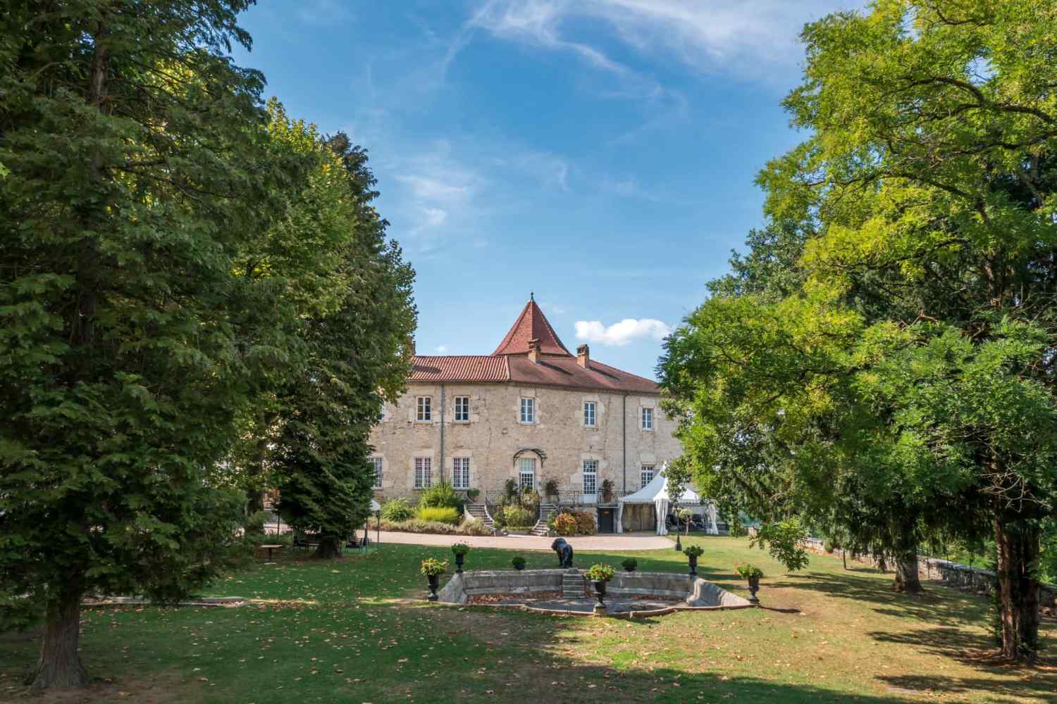 Château De Chapeau Cornu Vignieu, Rhone-Alpes - France