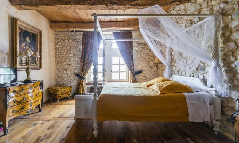 Château De Chapeau Cornu Vignieu, Rhone-Alpes - France