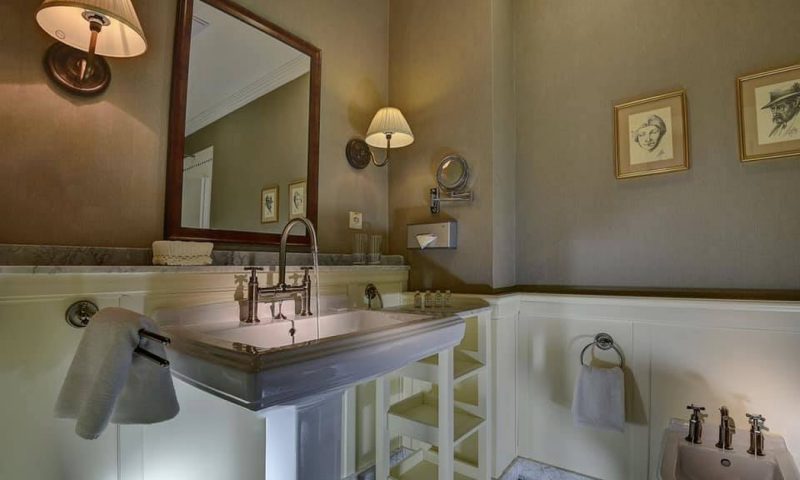 Hotel Marrol