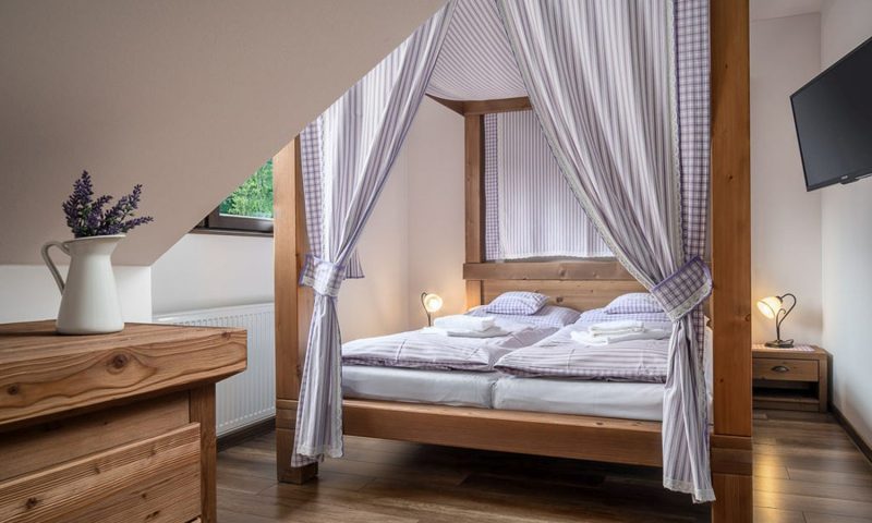 Hotel Ondrasuv Dvur Bila - Czech Republic