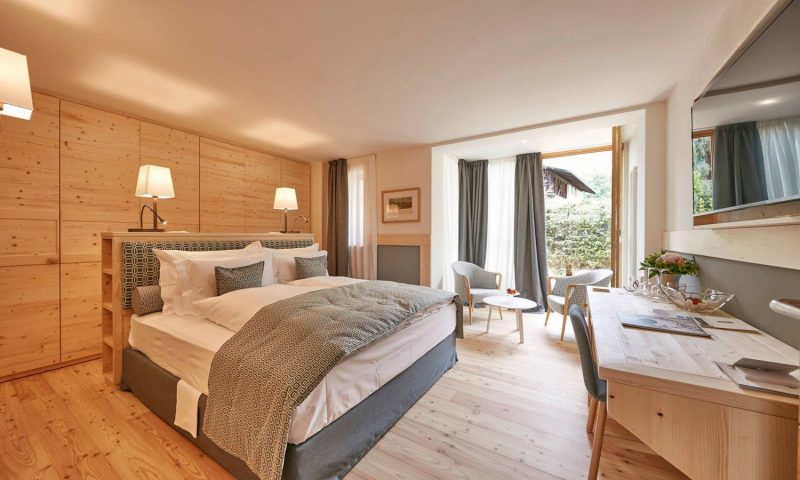 Goldene Rose Karthaus Senales, South Tyrol - Italy