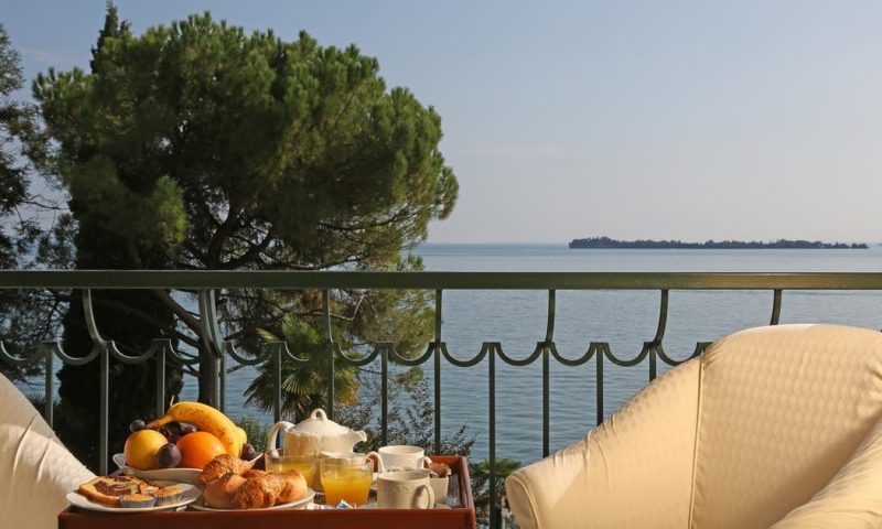 Villa Capri Garda Lake - Italy